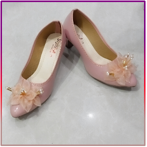 Girls Stylish Flower Pump