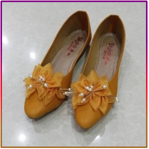 Girls Stylish Flower Pump